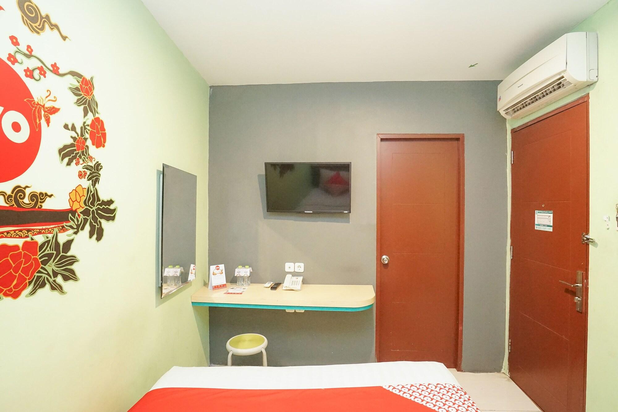 Oyo 277 Rukotel Near Rsu Adi Husada Undaan Kota Surabaya Kültér fotó