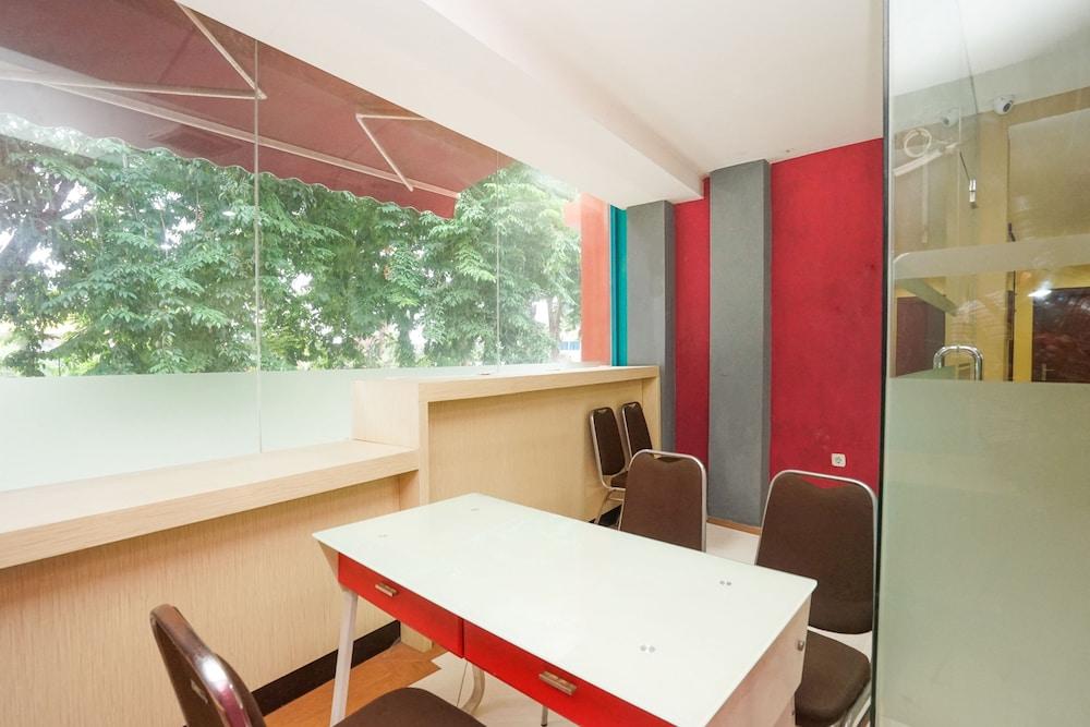 Oyo 277 Rukotel Near Rsu Adi Husada Undaan Kota Surabaya Kültér fotó