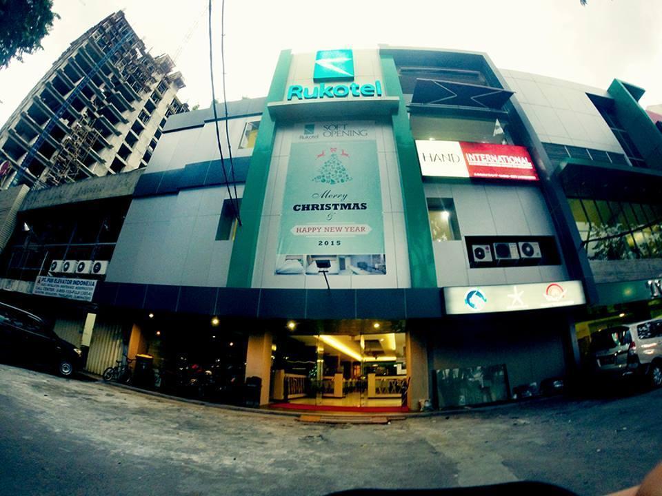 Oyo 277 Rukotel Near Rsu Adi Husada Undaan Kota Surabaya Kültér fotó
