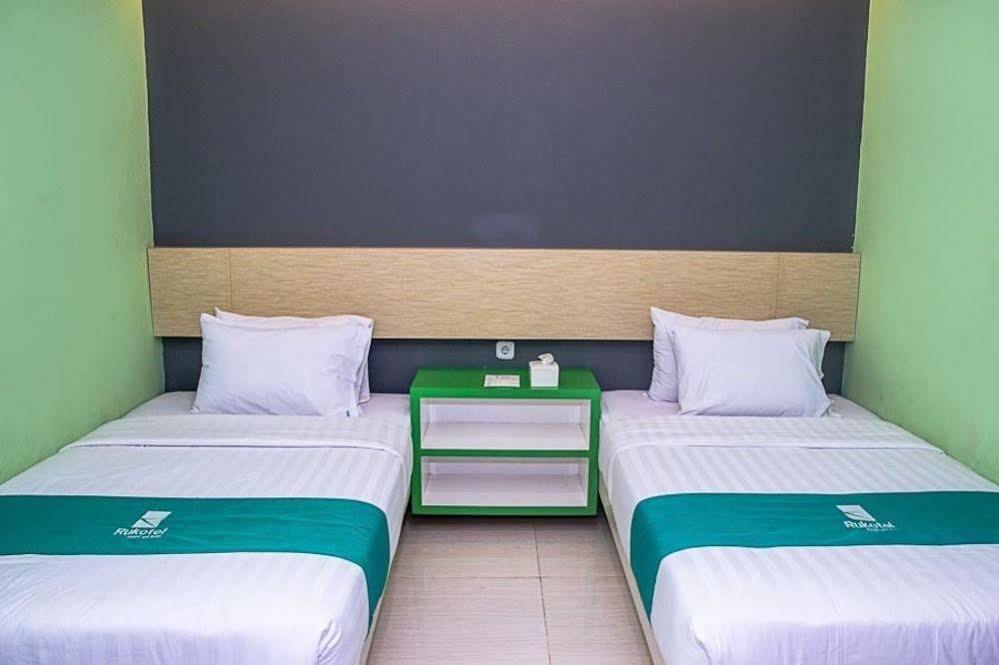 Oyo 277 Rukotel Near Rsu Adi Husada Undaan Kota Surabaya Kültér fotó