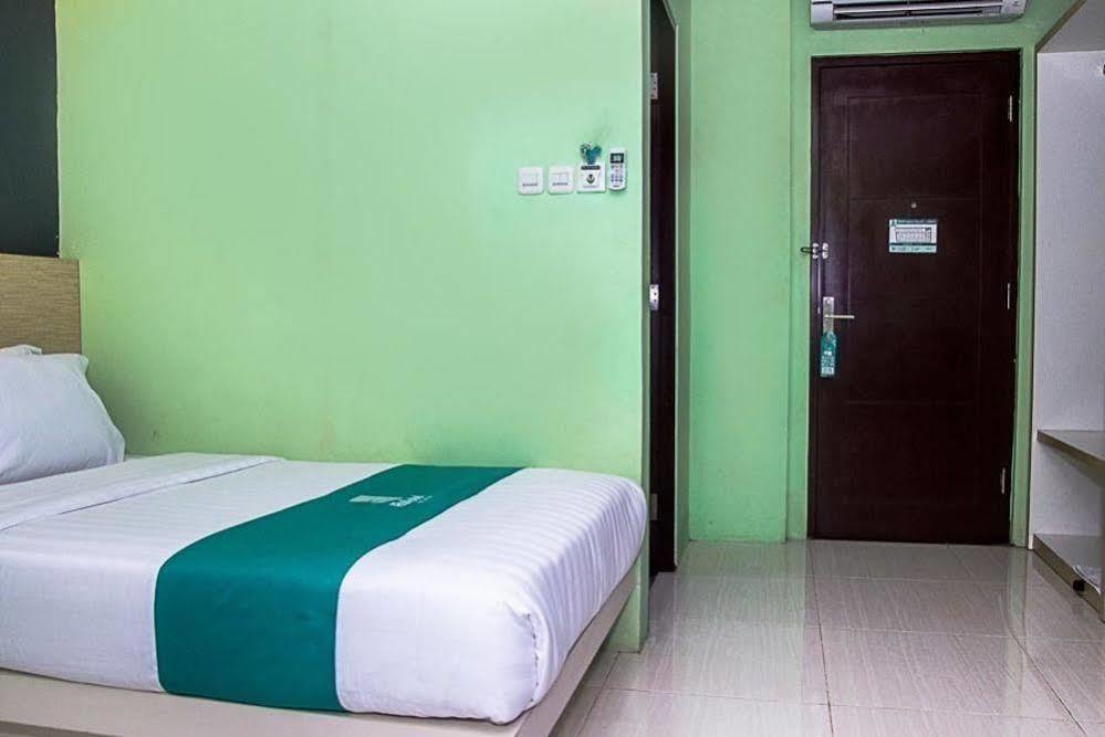 Oyo 277 Rukotel Near Rsu Adi Husada Undaan Kota Surabaya Kültér fotó