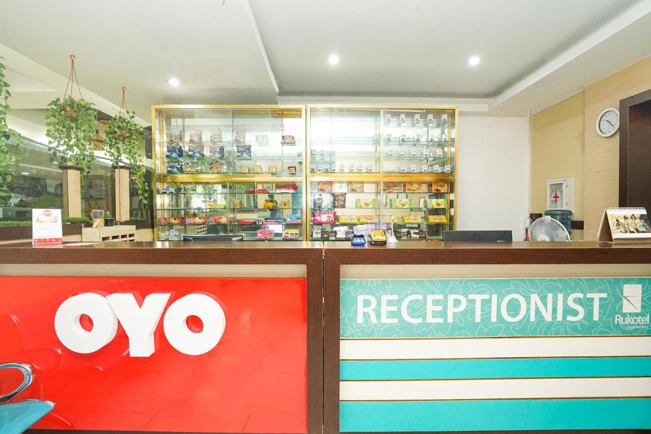 Oyo 277 Rukotel Near Rsu Adi Husada Undaan Kota Surabaya Kültér fotó